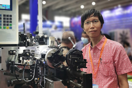 Möt Huang, nyanställd fjädertekniker på EWES Asia Pacific